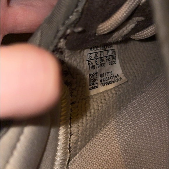Adidas yeezy Sneakers - Picture 1 of 5